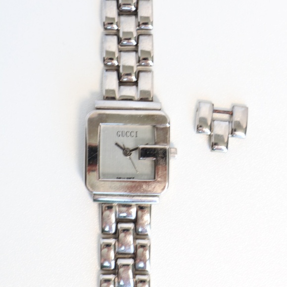Gucci ladies quartz wrist watch - Picture 11 of 11